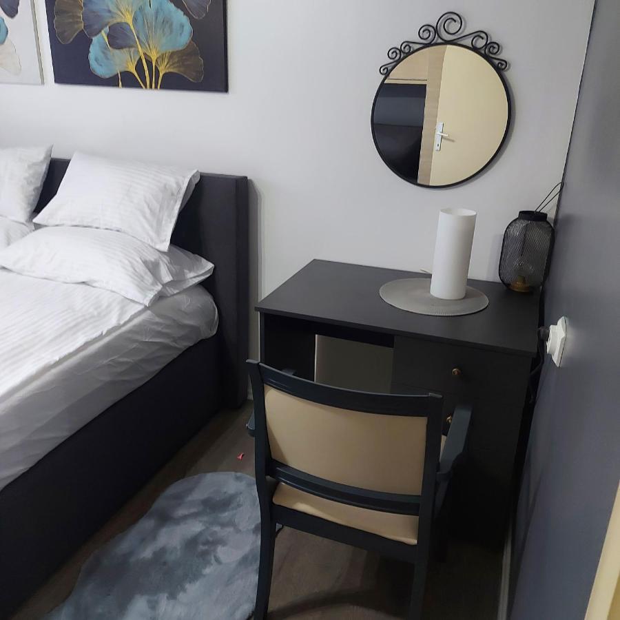 Apartman Pozoriste Penthaus バニャ・ルカ エクステリア 写真