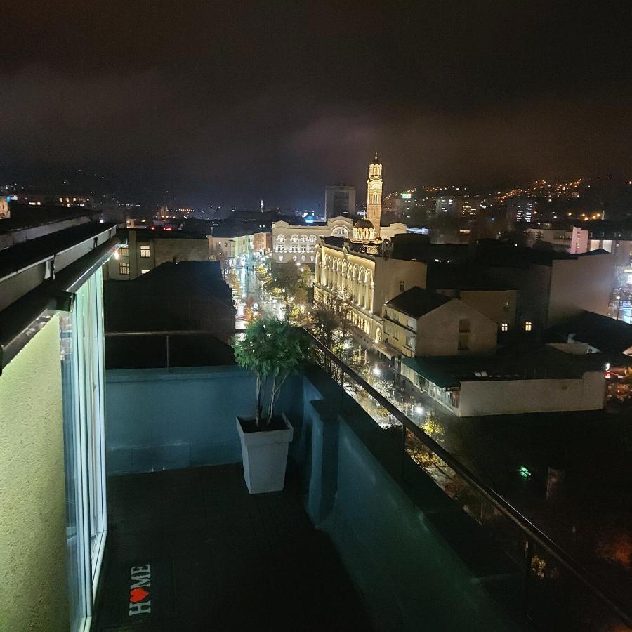 Apartman Pozoriste Penthaus バニャ・ルカ エクステリア 写真
