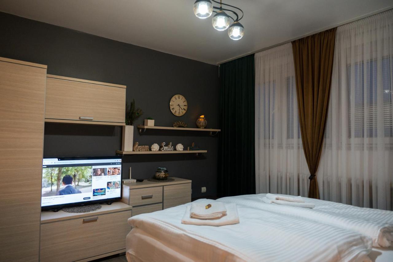 Apartman Pozoriste Penthaus バニャ・ルカ エクステリア 写真