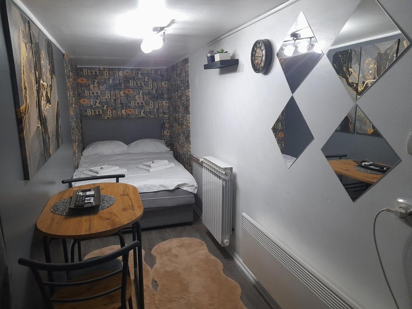Apartman Pozoriste Penthaus バニャ・ルカ エクステリア 写真